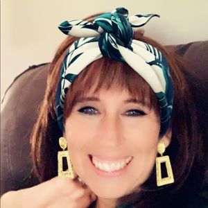 Meet your Posher, Leeann